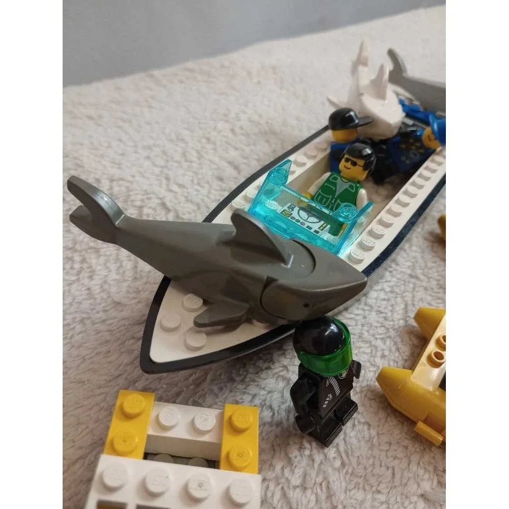 LEGO City Police Boat Shark Rescue Minifigure Vehicles Set
